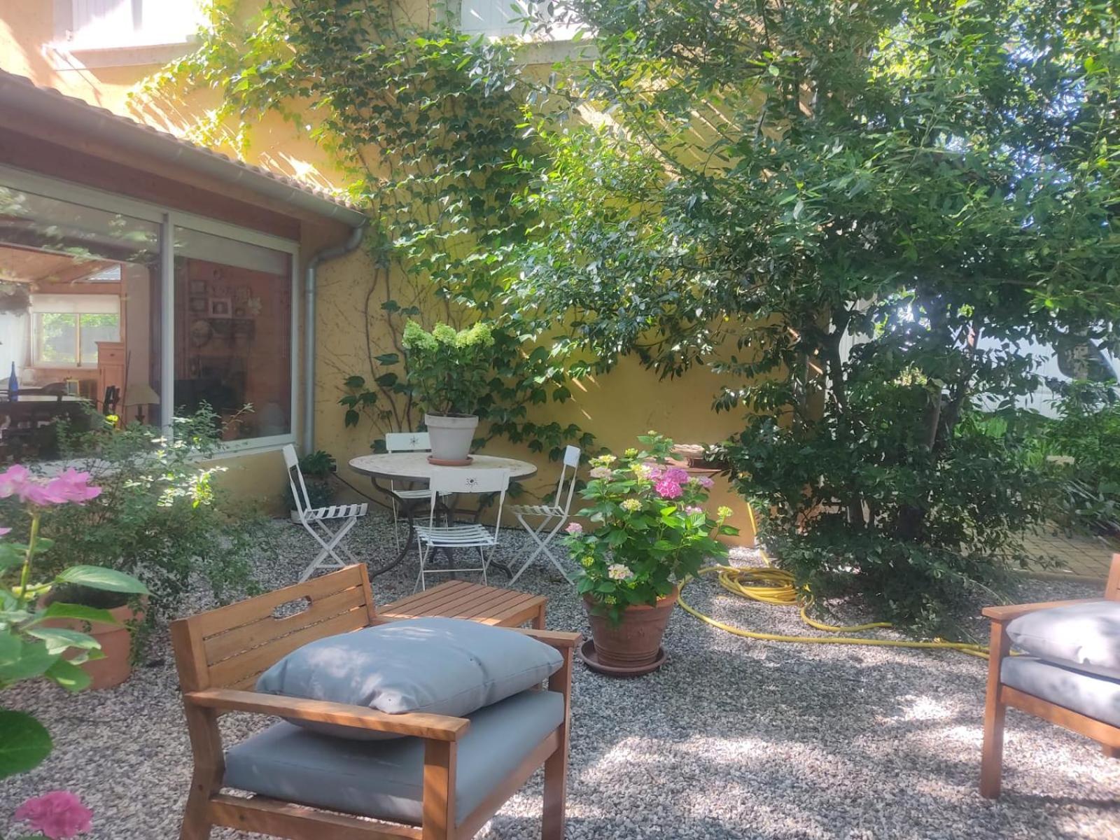 La Frenaie Bed & Breakfast Saint-Cyr-sur-le-Rhone ภายนอก รูปภาพ