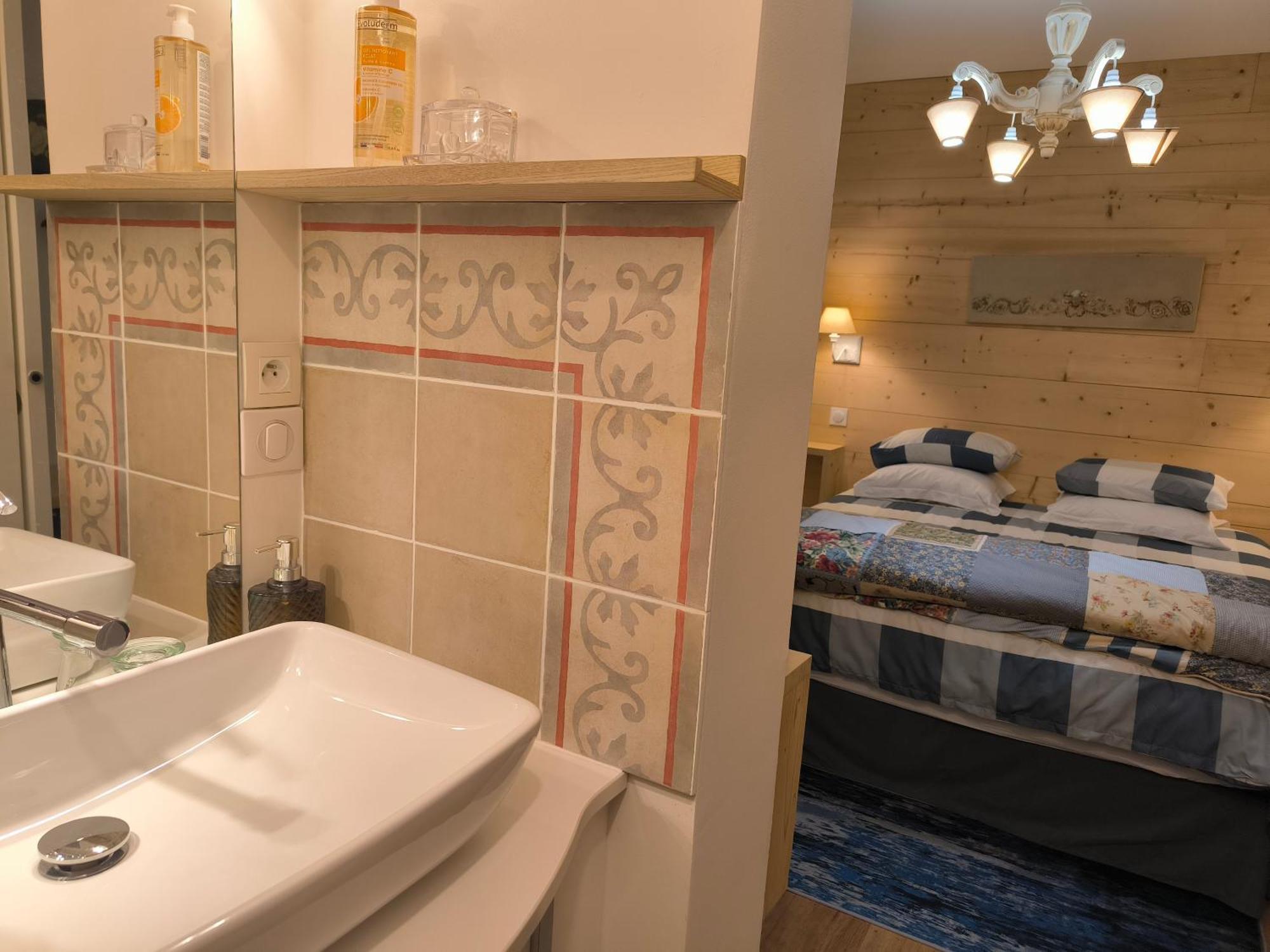 La Frenaie Bed & Breakfast Saint-Cyr-sur-le-Rhone ภายนอก รูปภาพ
