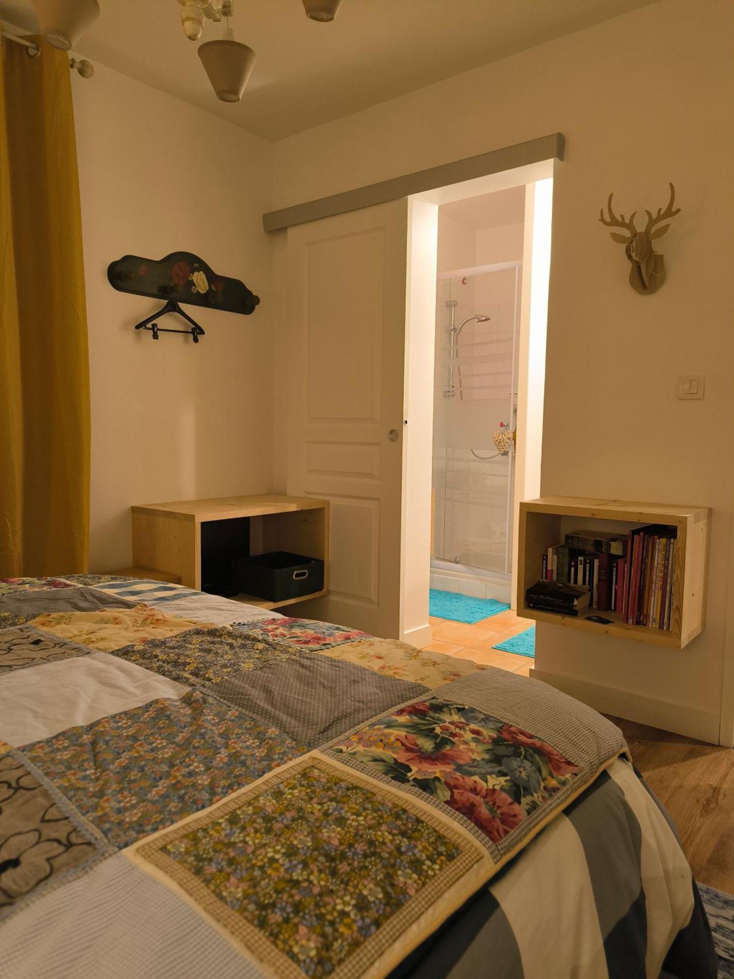 La Frenaie Bed & Breakfast Saint-Cyr-sur-le-Rhone ภายนอก รูปภาพ